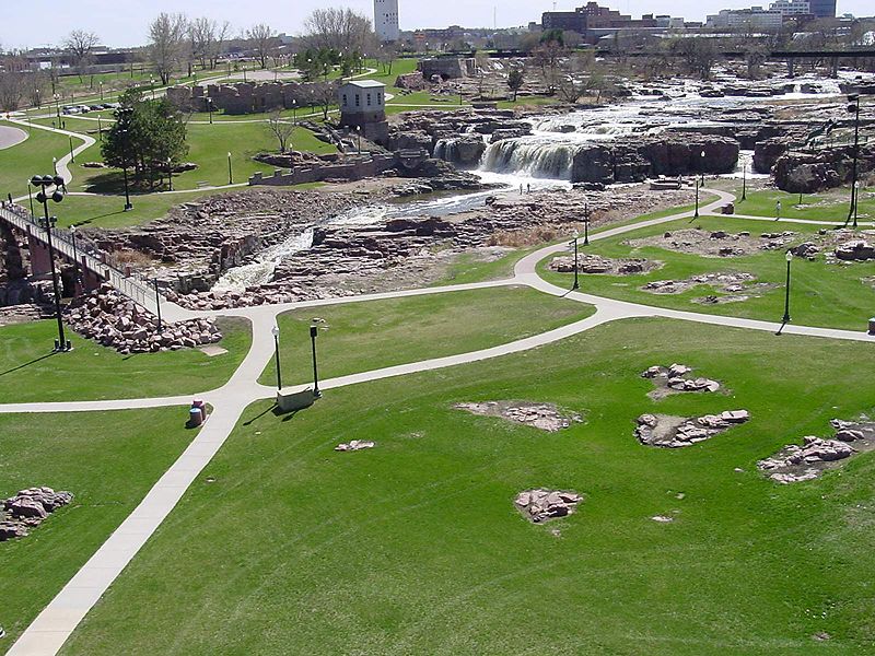 are dogs allowed at falls park in sioux falls